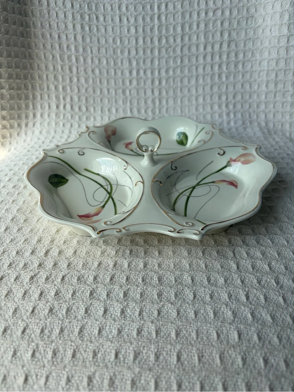J & S Imports Santino Collection 3-Compartment Serving Dish with Pink Flowers
